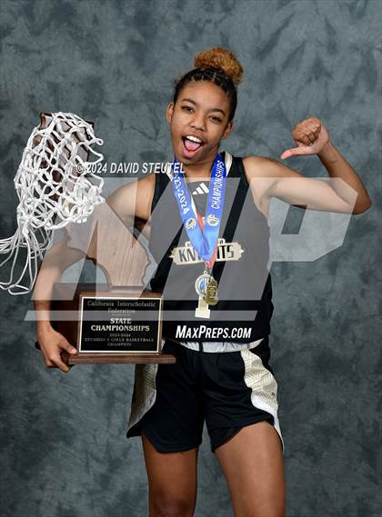 Thumbnail 3 in Bishop Montgomery (CIF State D1 Awards) photogallery.