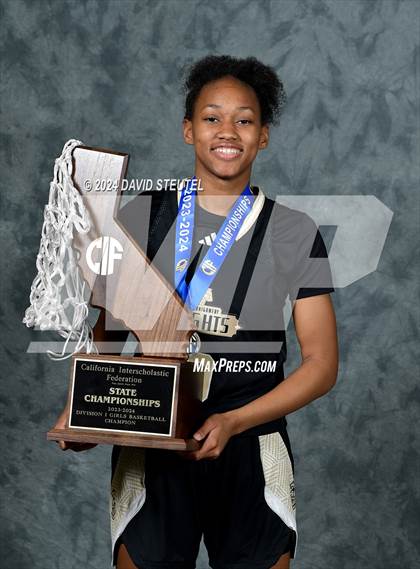 Thumbnail 3 in Bishop Montgomery (CIF State D1 Awards) photogallery.