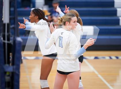 Thumbnail 3 in Mica Mountain vs. American Leadership Academy - Gilbert North (AIA 4A Semifinals) photogallery.