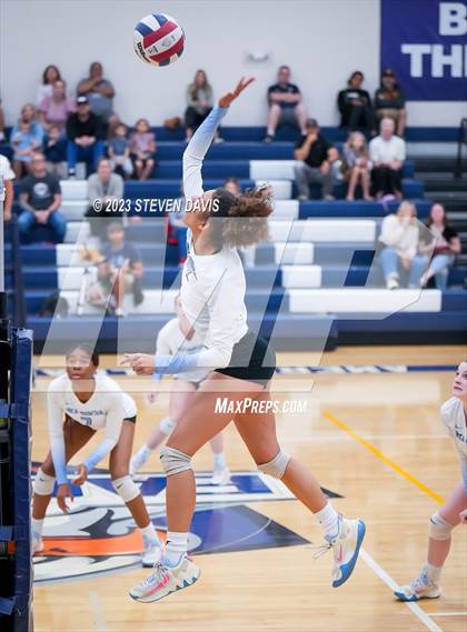 Thumbnail 2 in Mica Mountain vs. American Leadership Academy - Gilbert North (AIA 4A Semifinals) photogallery.