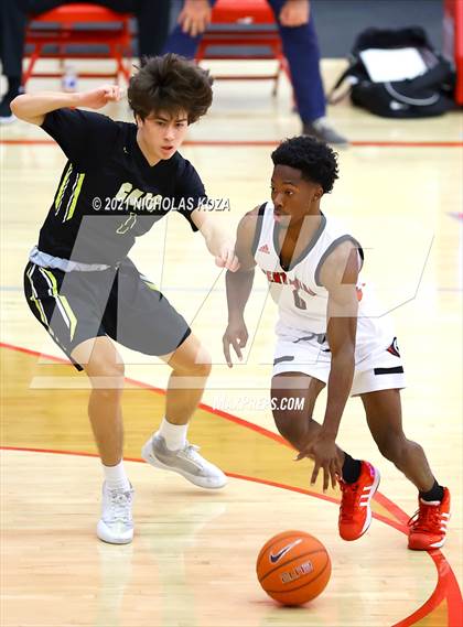 Thumbnail 3 in Capistrano Valley vs. Centennial (Mater Dei Extravaganza) photogallery.
