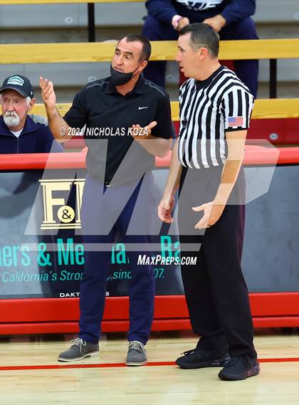 Thumbnail 3 in Capistrano Valley vs. Centennial (Mater Dei Extravaganza) photogallery.