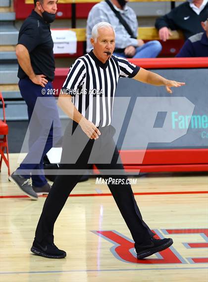 Thumbnail 3 in Capistrano Valley vs. Centennial (Mater Dei Extravaganza) photogallery.