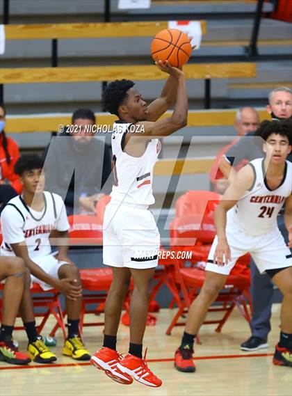 Thumbnail 2 in Capistrano Valley vs. Centennial (Mater Dei Extravaganza) photogallery.