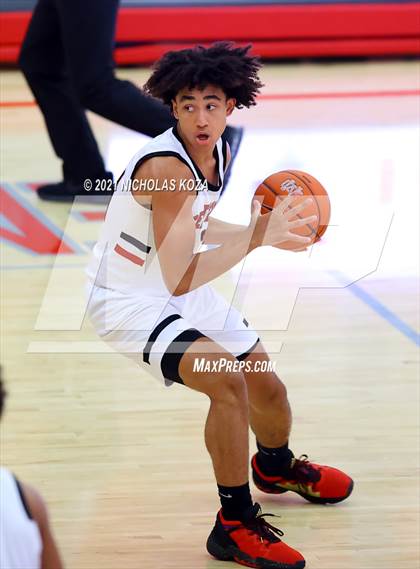 Thumbnail 3 in Capistrano Valley vs. Centennial (Mater Dei Extravaganza) photogallery.