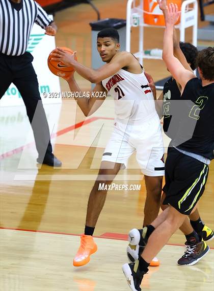 Thumbnail 2 in Capistrano Valley vs. Centennial (Mater Dei Extravaganza) photogallery.