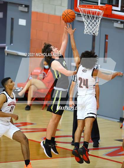 Thumbnail 1 in Capistrano Valley vs. Centennial (Mater Dei Extravaganza) photogallery.