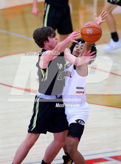 Thumbnail 1 in Capistrano Valley vs. Centennial (Mater Dei Extravaganza) photogallery.