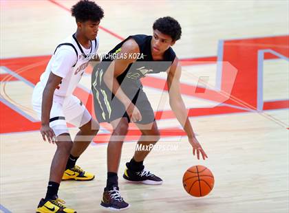 Thumbnail 3 in Capistrano Valley vs. Centennial (Mater Dei Extravaganza) photogallery.