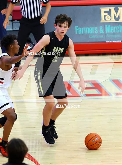 Thumbnail 3 in Capistrano Valley vs. Centennial (Mater Dei Extravaganza) photogallery.