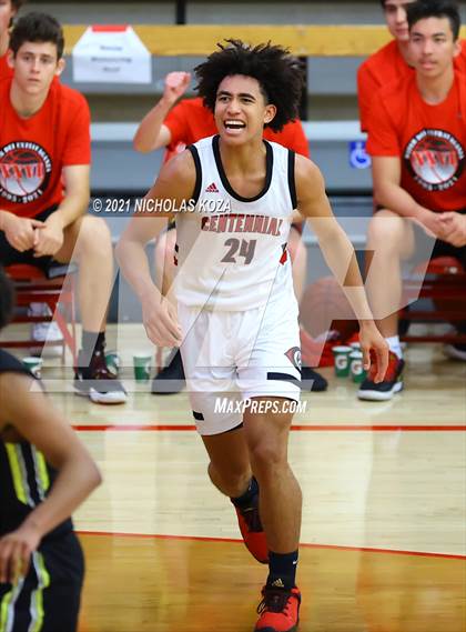 Thumbnail 2 in Capistrano Valley vs. Centennial (Mater Dei Extravaganza) photogallery.