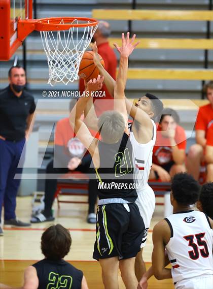 Thumbnail 2 in Capistrano Valley vs. Centennial (Mater Dei Extravaganza) photogallery.