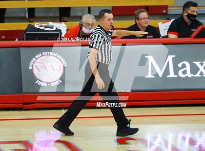 Thumbnail 2 in Capistrano Valley vs. Centennial (Mater Dei Extravaganza) photogallery.