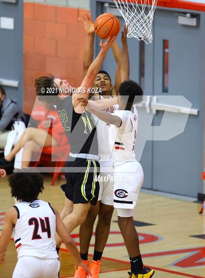Thumbnail 2 in Capistrano Valley vs. Centennial (Mater Dei Extravaganza) photogallery.
