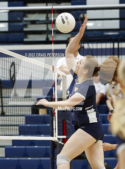 Thumbnail 2 in Roy vs. Mountain Crest photogallery.