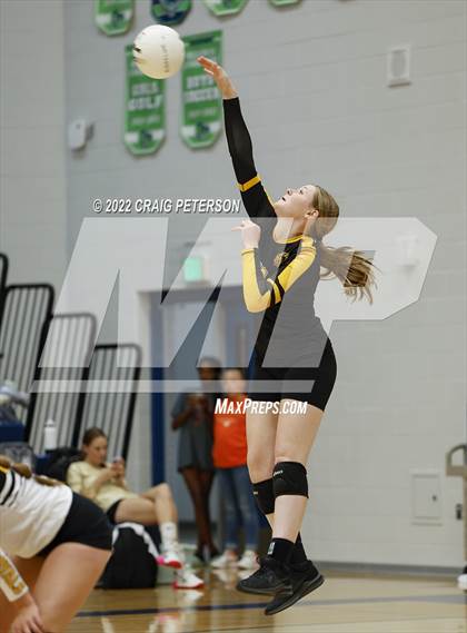 Thumbnail 3 in Roy vs. Mountain Crest photogallery.