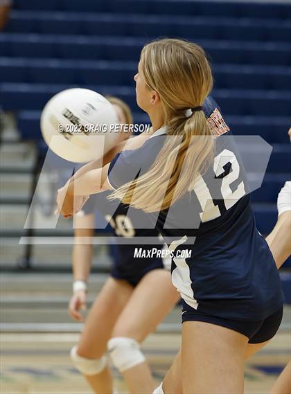 Thumbnail 3 in Roy vs. Mountain Crest photogallery.