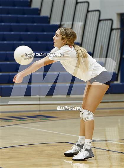 Thumbnail 3 in Roy vs. Mountain Crest photogallery.