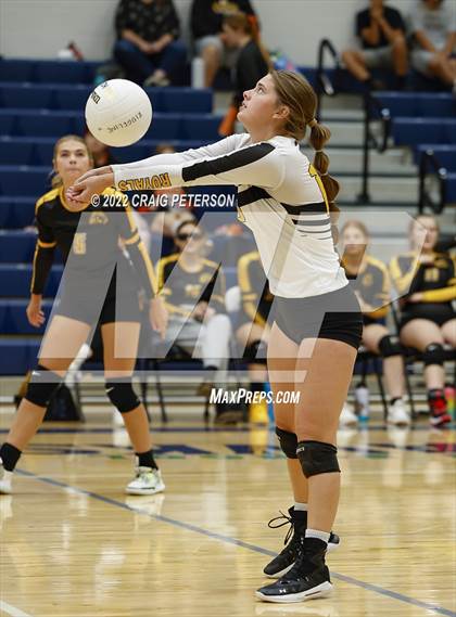Thumbnail 2 in Roy vs. Mountain Crest photogallery.