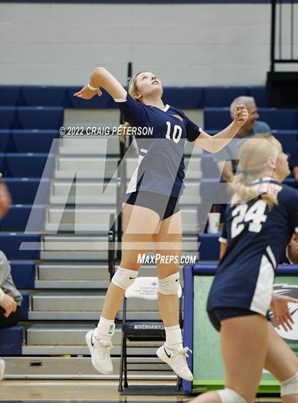 Thumbnail 3 in Roy vs. Mountain Crest photogallery.