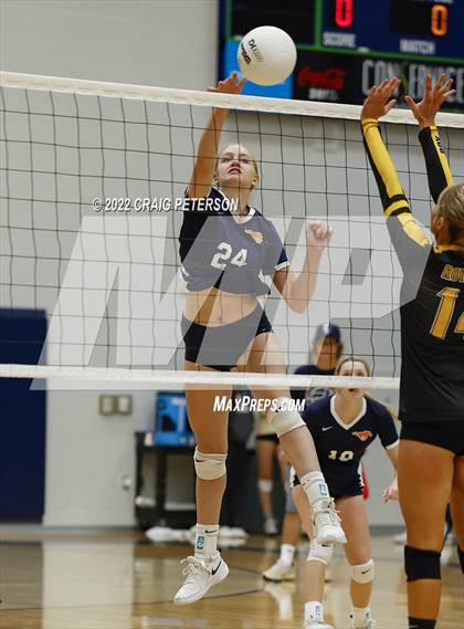 Thumbnail 1 in Roy vs. Mountain Crest photogallery.