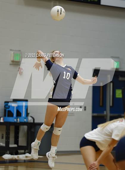 Thumbnail 2 in Roy vs. Mountain Crest photogallery.