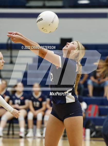 Thumbnail 2 in Roy vs. Mountain Crest photogallery.