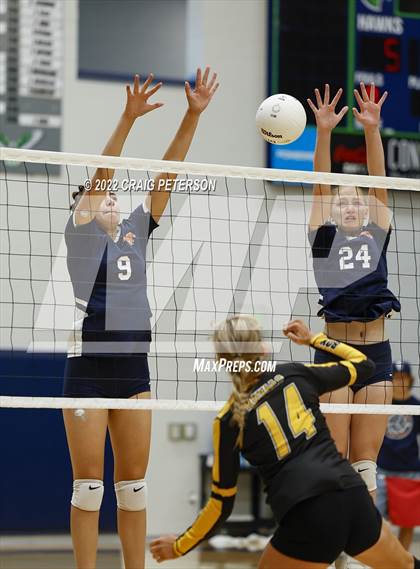 Thumbnail 3 in Roy vs. Mountain Crest photogallery.