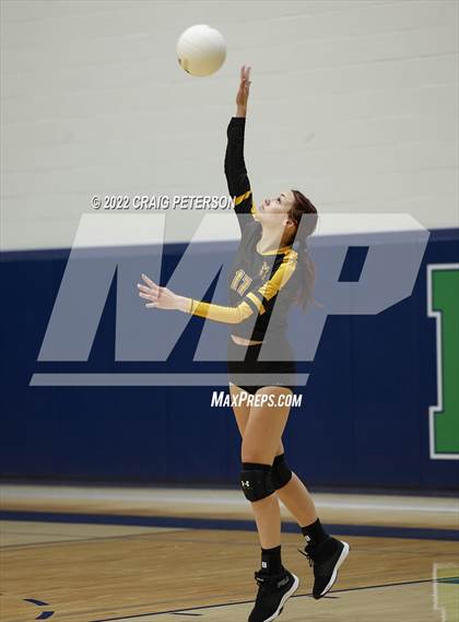 Thumbnail 2 in Roy vs. Mountain Crest photogallery.