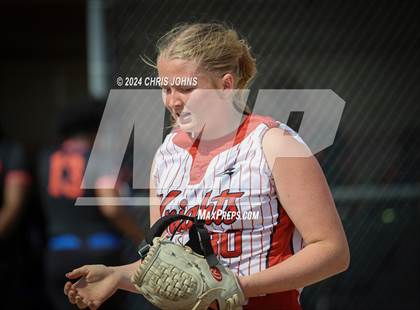 Thumbnail 3 in East St. Louis vs Triad (IHSA 3A Regional Semifinals) photogallery.