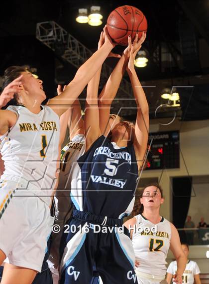 Thumbnail 3 in Mira Costa vs. Crescenta Valley (CIF SS 1A Final) photogallery.