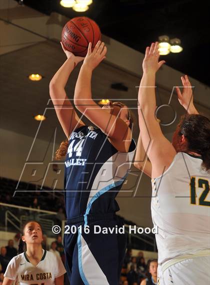Thumbnail 3 in Mira Costa vs. Crescenta Valley (CIF SS 1A Final) photogallery.