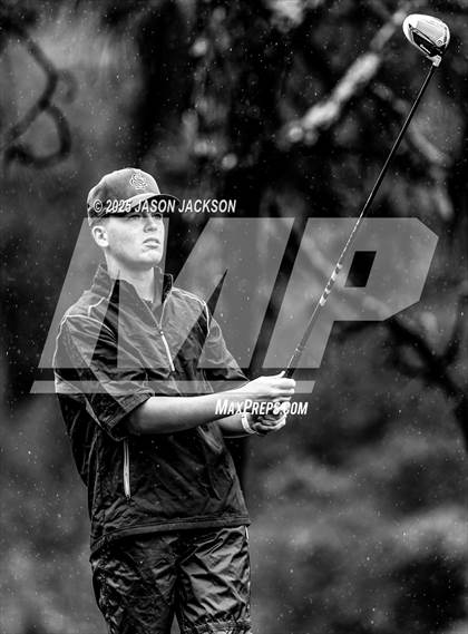 Thumbnail 1 in NCHSAA 4A Finals (Round 1) photogallery.