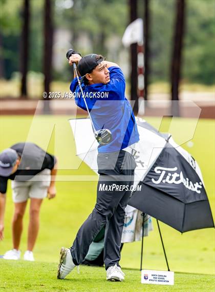 Thumbnail 2 in NCHSAA 4A Finals (Round 1) photogallery.