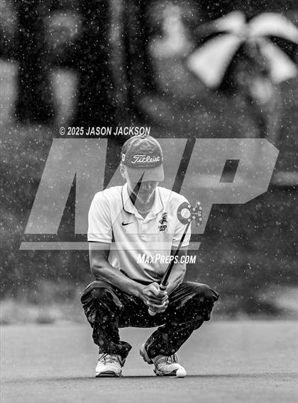 Thumbnail 3 in NCHSAA 4A Finals (Round 1) photogallery.