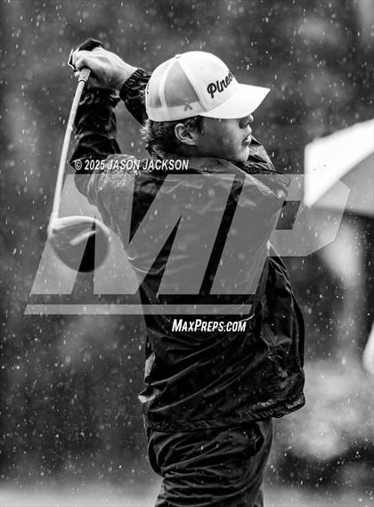 Thumbnail 1 in NCHSAA 4A Finals (Round 1) photogallery.