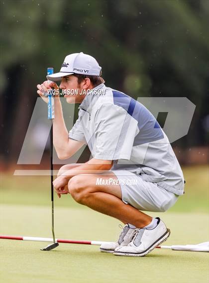 Thumbnail 1 in NCHSAA 4A Finals (Round 1) photogallery.