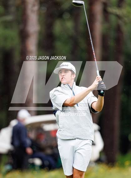 Thumbnail 2 in NCHSAA 4A Finals (Round 1) photogallery.