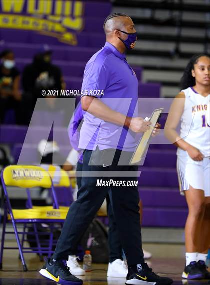 Thumbnail 3 in Warren vs. Lynwood photogallery.