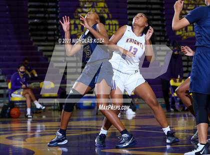 Thumbnail 3 in Warren vs. Lynwood photogallery.