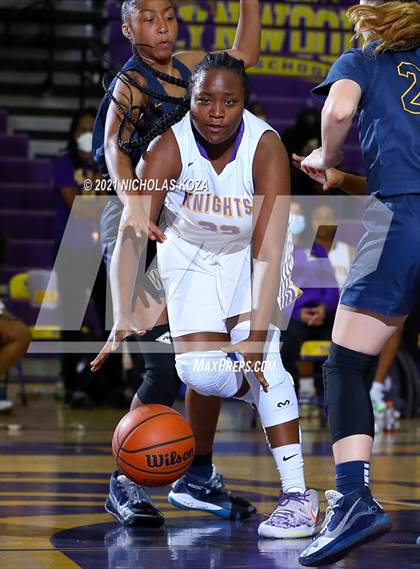 Thumbnail 1 in Warren vs. Lynwood photogallery.