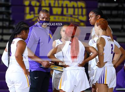 Thumbnail 2 in Warren vs. Lynwood photogallery.