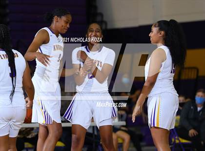 Thumbnail 2 in Warren vs. Lynwood photogallery.