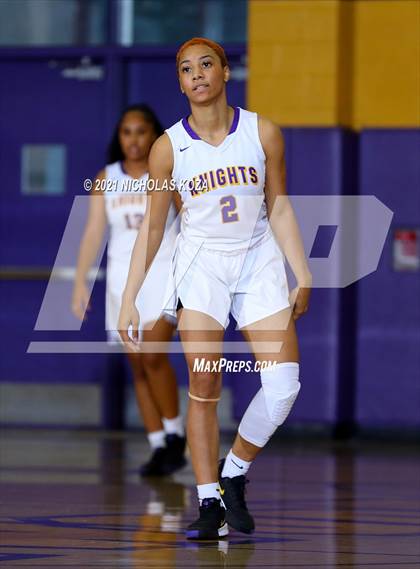 Thumbnail 3 in Warren vs. Lynwood photogallery.