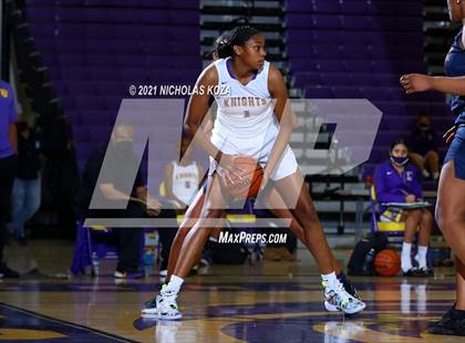 Thumbnail 2 in Warren vs. Lynwood photogallery.