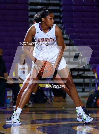Thumbnail 3 in Warren vs. Lynwood photogallery.