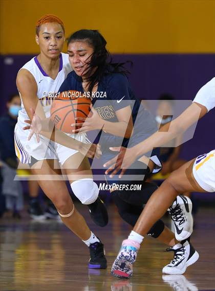 Thumbnail 3 in Warren vs. Lynwood photogallery.