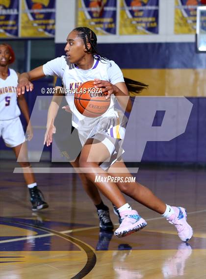 Thumbnail 2 in Warren vs. Lynwood photogallery.
