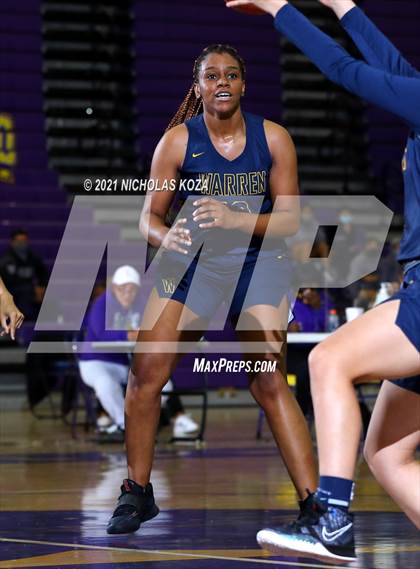 Thumbnail 2 in Warren vs. Lynwood photogallery.