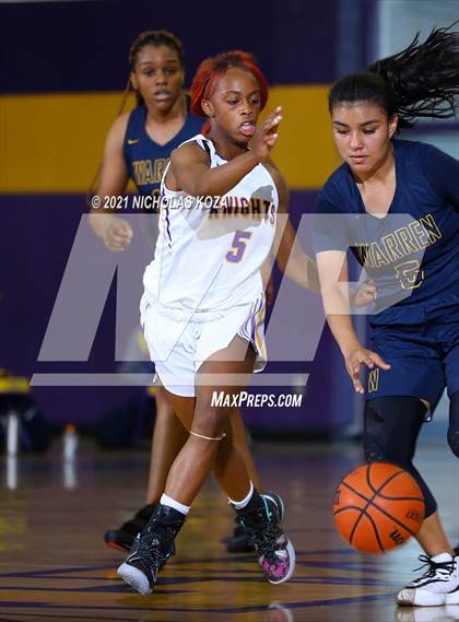 Thumbnail 3 in Warren vs. Lynwood photogallery.